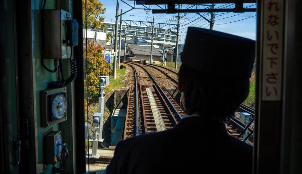 train conductor vs locomotive engineer