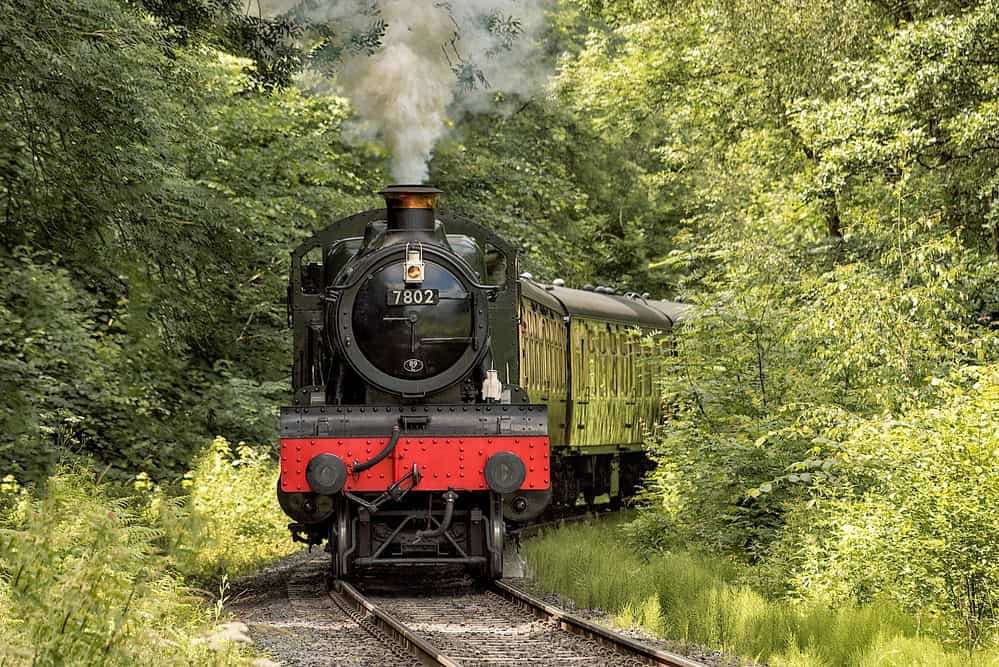 Depositphotos_160183048_S do trains still run on coal